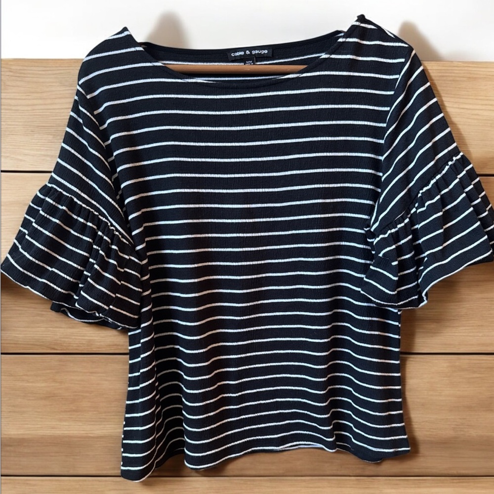 Cable & Gauge Black Striped Women's Boat Neck‎ Soft Top With Puffy short sleeves